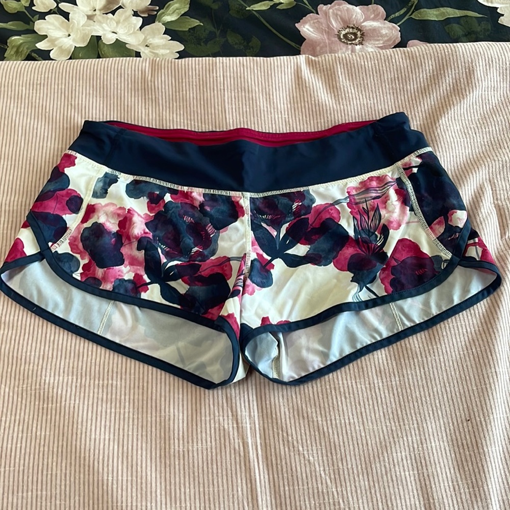 Lululemon Speed Up shorts